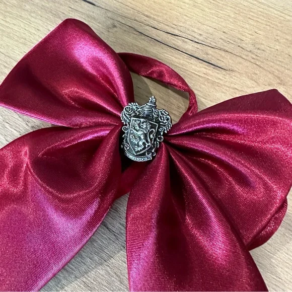 Harry Potter hair bow gryffindor red scarlet silk hair tie accessory - Picture 4 of 5